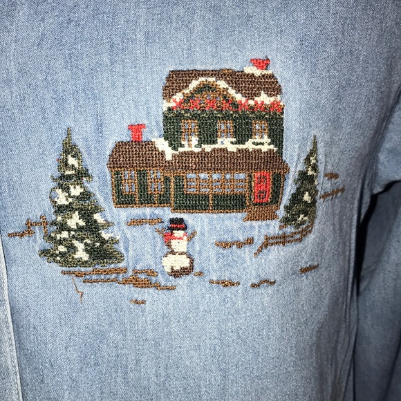 CHRISTMAS Scenes Embroidery denim shirt SIZE M - Picture 2 of 6